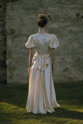 C. 1940s cream puff sleeve wedding gown