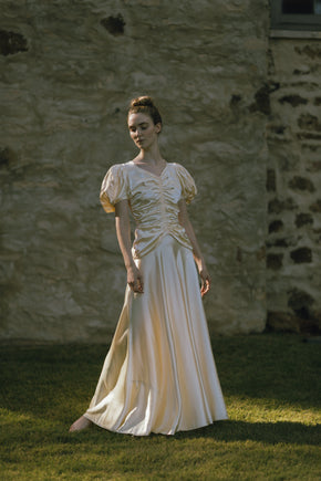 C. 1940s cream puff sleeve wedding gown