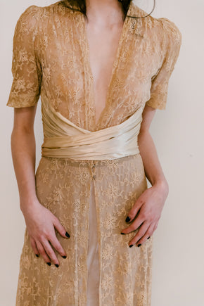 1930s ecru alençon lace trousseau robe