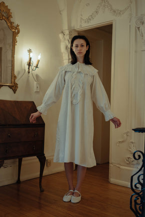 1880s  English nightdress