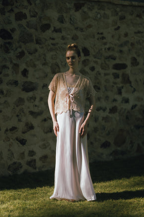 1920s scalloped lace bed jacket