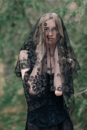 1830s silk lace bonnet veil