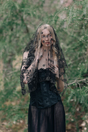 1830s silk lace bonnet veil