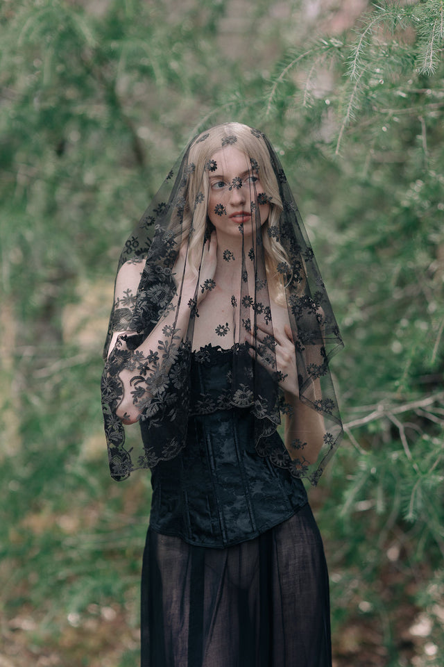 1830s silk lace bonnet veil