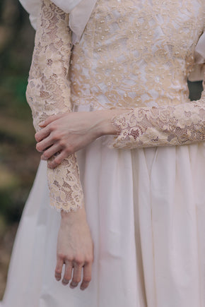 Vintage puff sleeve lace wedding gown