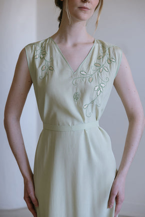 1920s French green silk monogrammed floral dress