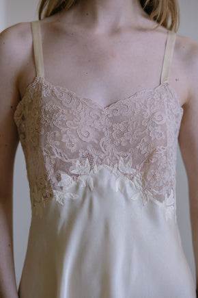 1930s cream silk lace scalloped slip