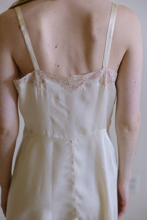 1930s cream silk lace scalloped slip