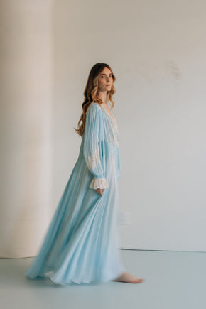 1930s blue lace French dressing robe