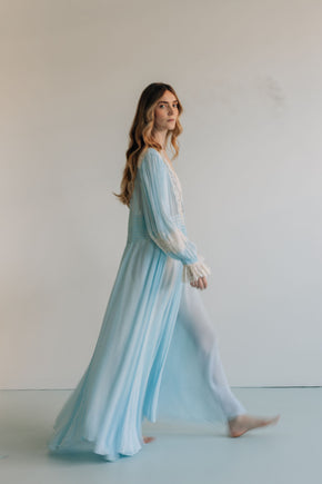 1930s blue lace French dressing robe