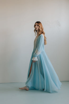 1930s blue lace French dressing robe