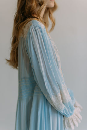 1930s blue lace French dressing robe