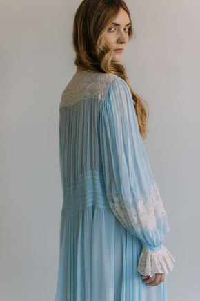 1930s blue lace French dressing robe