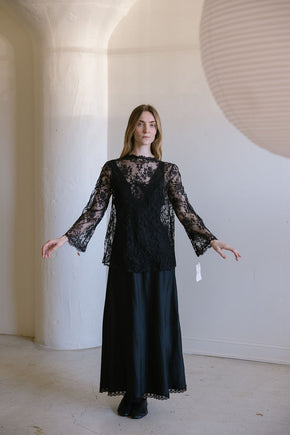 Lucie Ann deadstock chantilly lace set