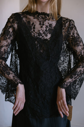 Lucie Ann deadstock chantilly lace set