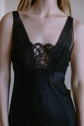 Lucie Ann deadstock chantilly lace set