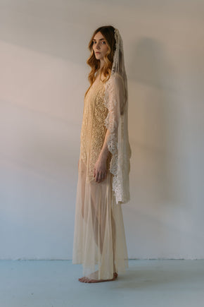 1900s lace veil with hair clip