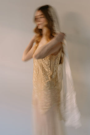 1900s lace veil with hair clip