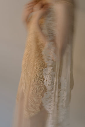 1900s lace veil with hair clip