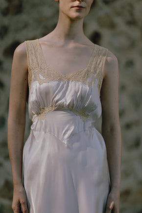 1930s iridescent lavender silk nightgown