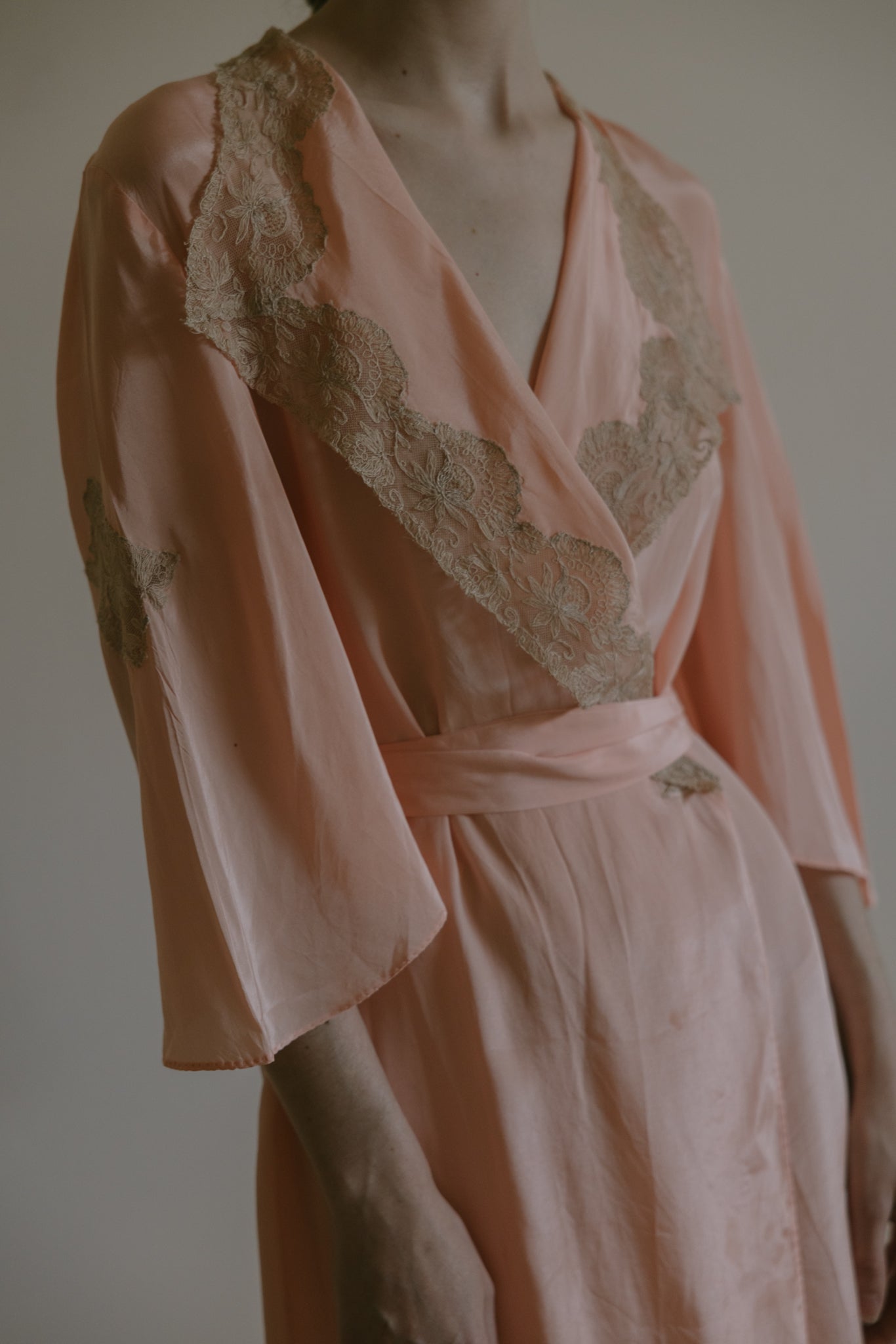 C. 1930s silk lace bell sleeve robe
