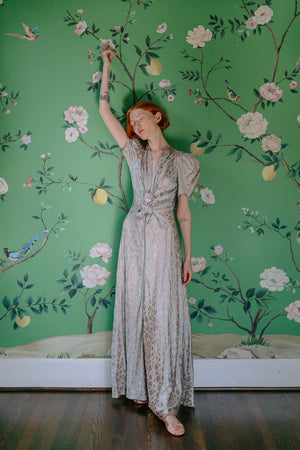1940s damask silk dressing gown
