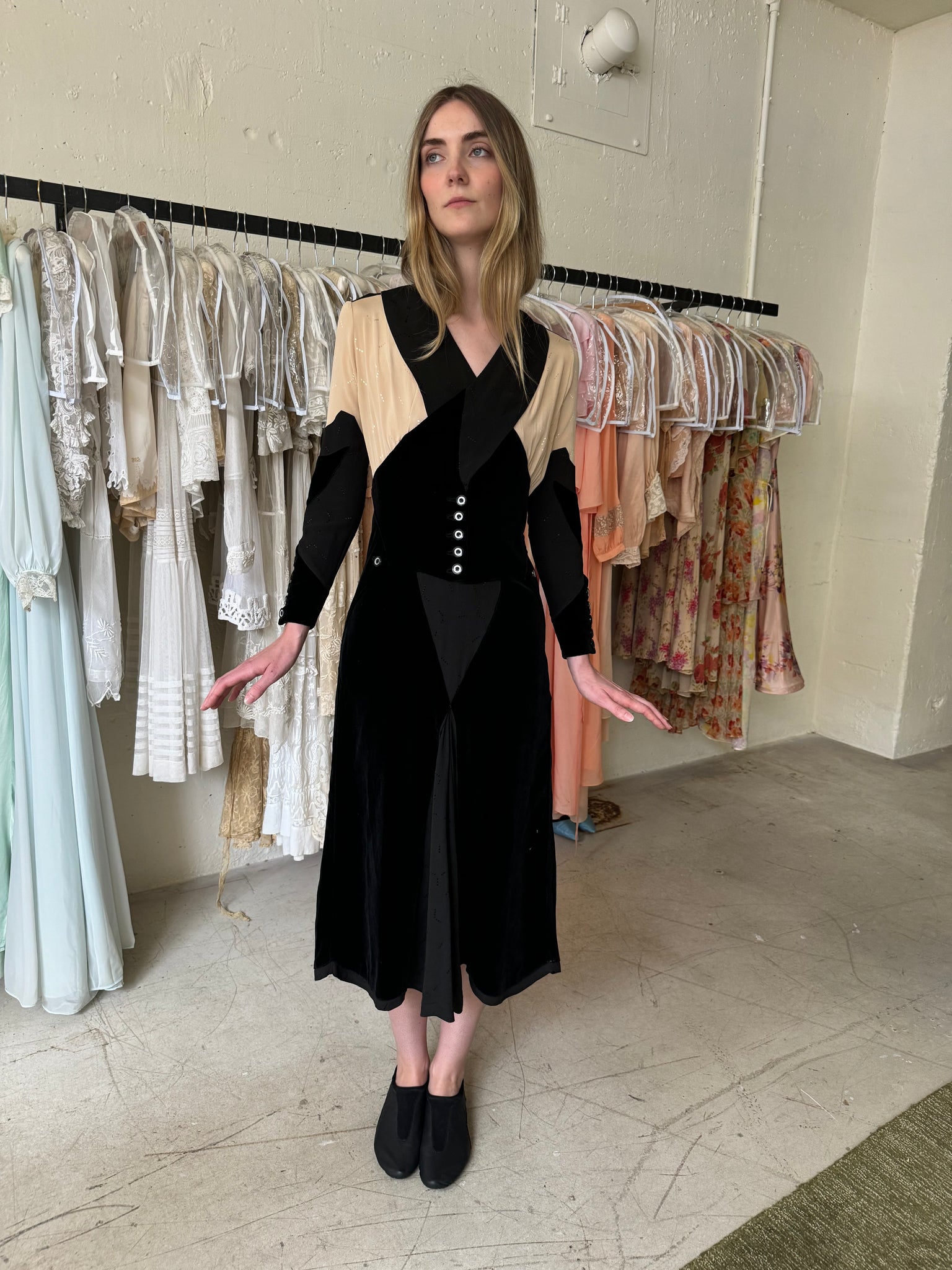 1930s art deco Crepe velvet dress