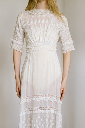 1910s Edwardian lawn gown