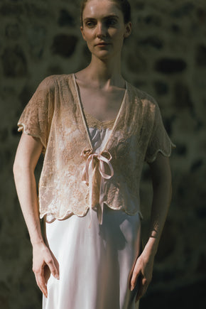 1920s scalloped lace bed jacket