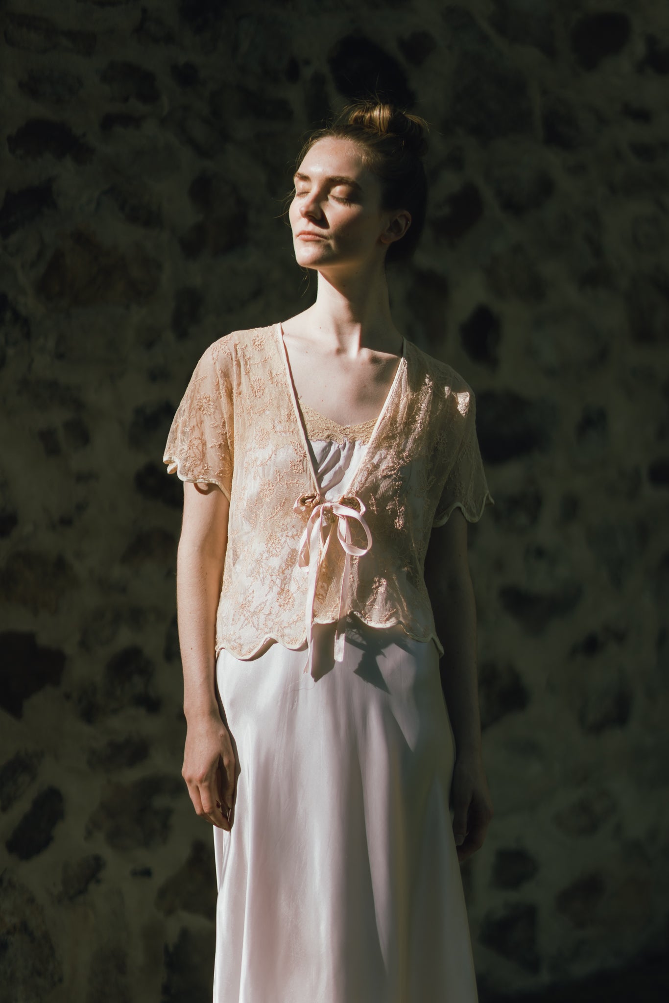 1920s scalloped lace bed jacket