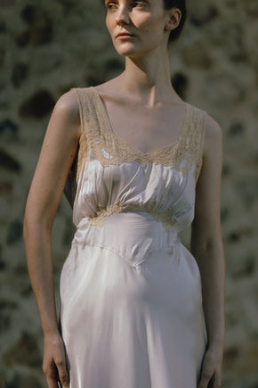 1930s iridescent lavender silk nightgown