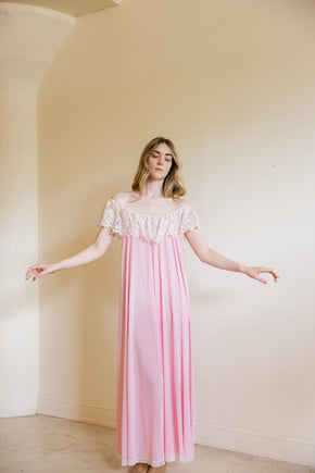 1960s baby pink Lucie Ann lace nightgown