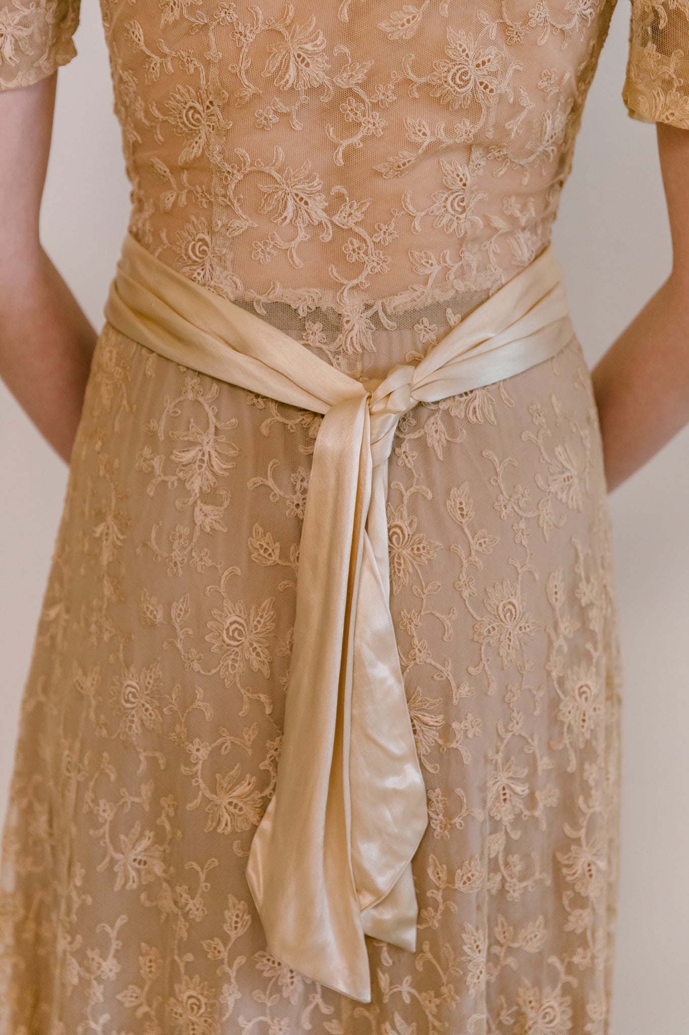1930s ecru alençon lace trousseau robe